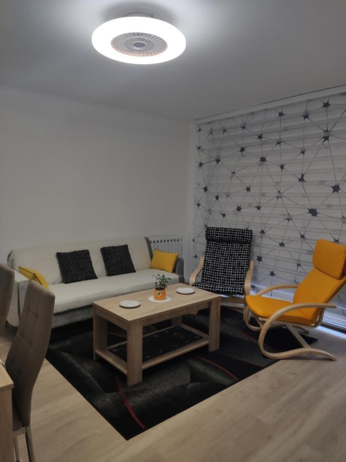 Apartamento Estel Ла Сеу д'Ургел Екстериор снимка