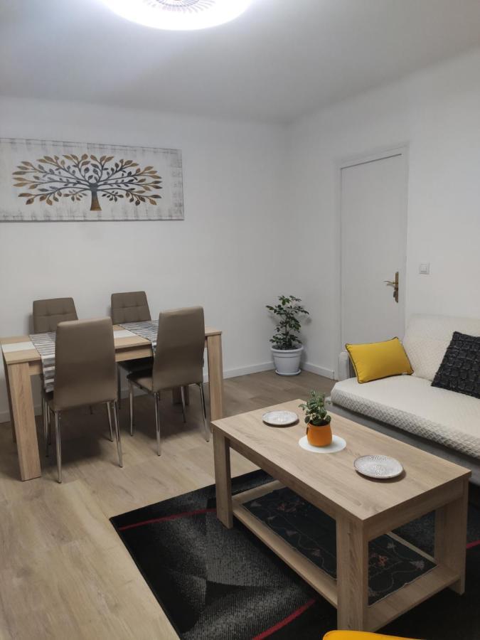 Apartamento Estel Ла Сеу д'Ургел Екстериор снимка