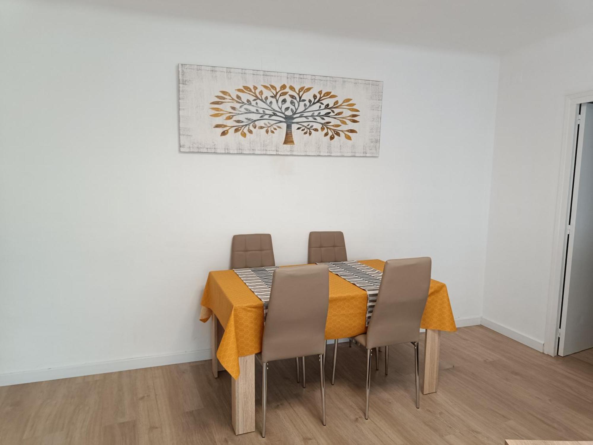 Apartamento Estel Ла Сеу д'Ургел Екстериор снимка